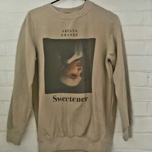 ARIANA UPSIDE-DOWN SWEATSHIRT XS